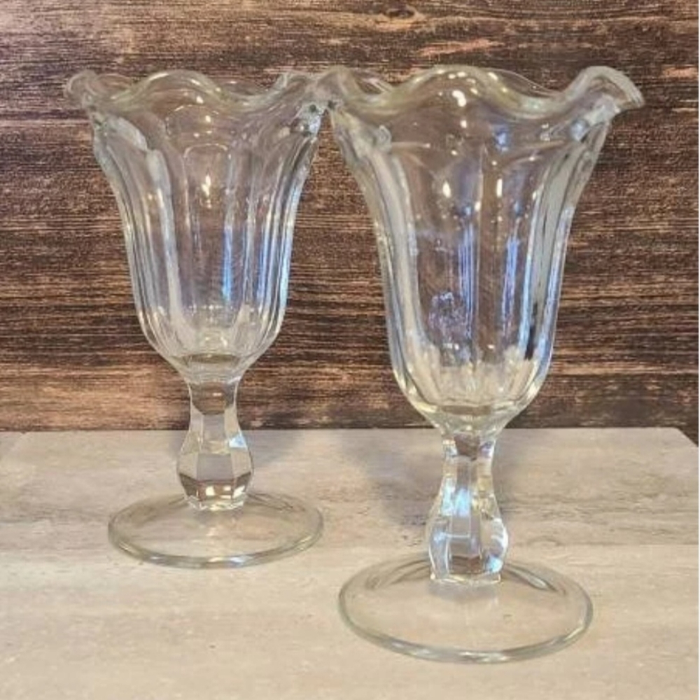 FOUR! SET OF 4 CLEAR FOOTED FLUTED TULIP STYLE DESSERT GLASSES - Picture 5 of 5